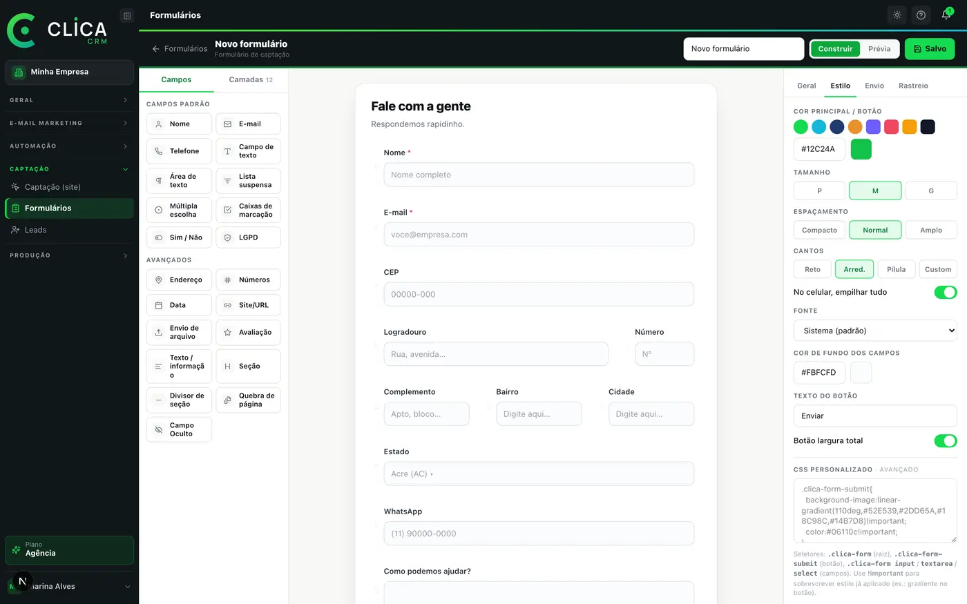 Construtor de formulário de captação de leads com campos e lógica condicional na tela do CLICA CRM